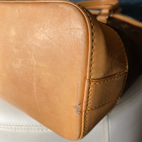 ❌❌SOLD❌❌ Authentic Loius Vuitton Horizontal Lockit - Picture 13 of 16